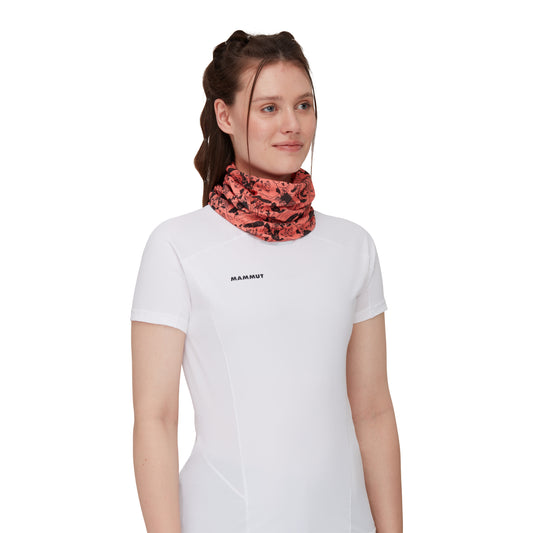 Tuneļšalle Mammut Neck Gaiter Climbing Scene